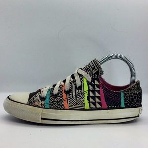 Women’s Converse canvas low tops